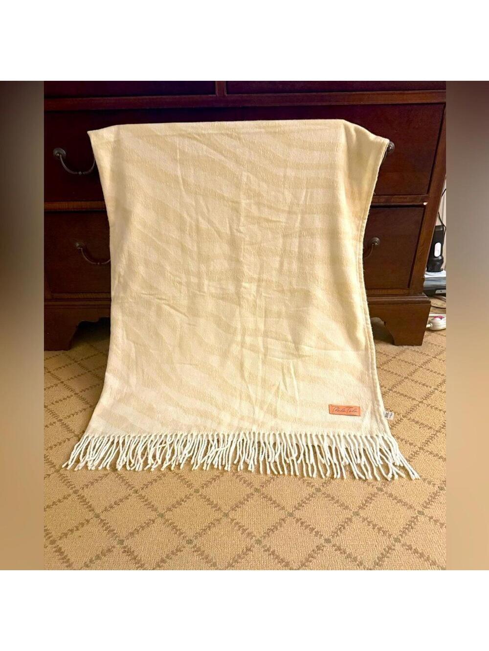 Thula Tula African Zebra Blanket Ivory NWOT